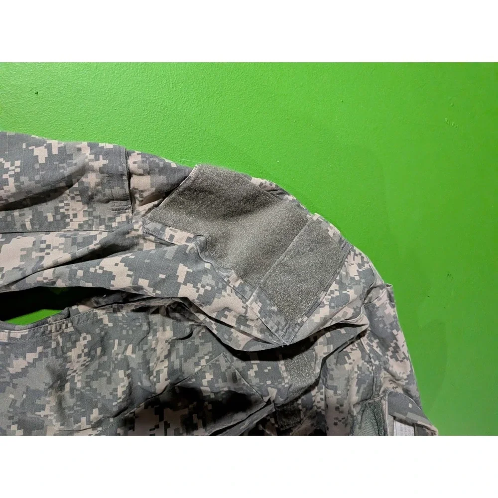 US Army ACU Jacket Mens Small Reg UCP Digital Camo‎ Ripstop Combat Coat Uniform